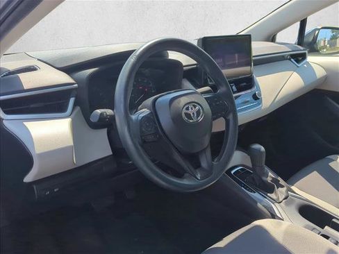 Used 2025 Toyota Corolla LE FWD image 9