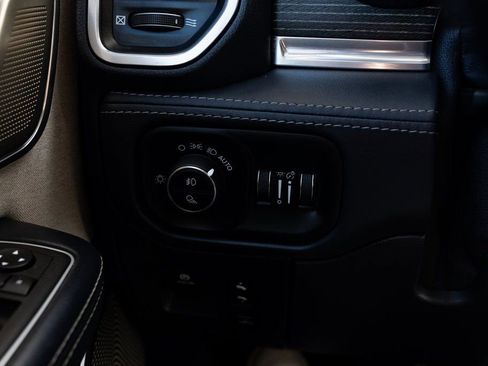 Used 2023 RAM 1500 Limited AWD/4WD image 14