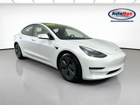 Used 2023 Tesla Model 3 Standard Range RWD image 1
