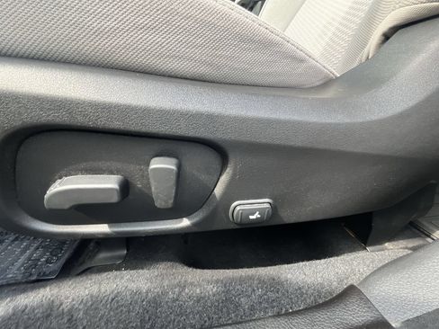 Used 2018 Subaru Forester 2.5i Premium w/ All-Weather Package AWD/4WD image 4