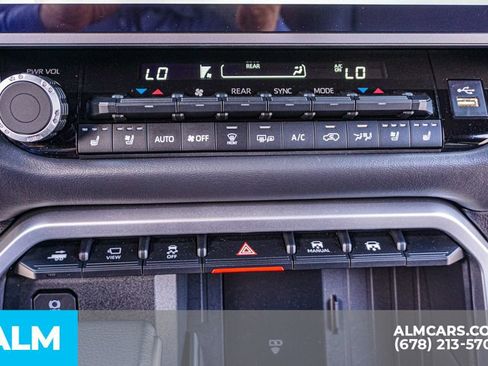 Used 2025 Toyota Sequoia Platinum AWD/4WD image 44
