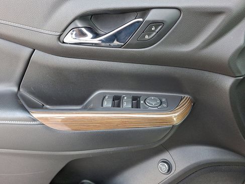 Used 2019 GMC Acadia SLE image 11