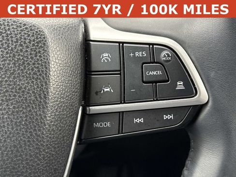 Used 2025 Toyota Grand Highlander AWD image 23