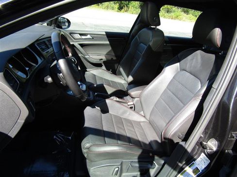 Used 2017 Volkswagen GTI SE image 12