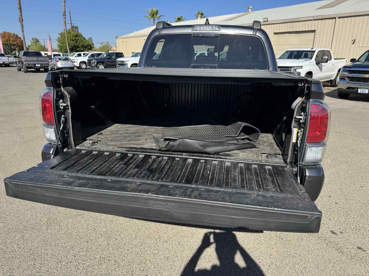 Used 2020 Toyota Tacoma TRD Off-Road w/ Technology Package AWD/4WD image 41