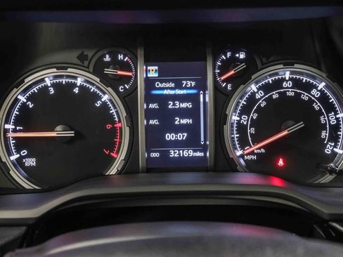 Used 2023 Toyota 4Runner TRD Off-Road Premium w/ Moonroof Package AWD/4WD image 30