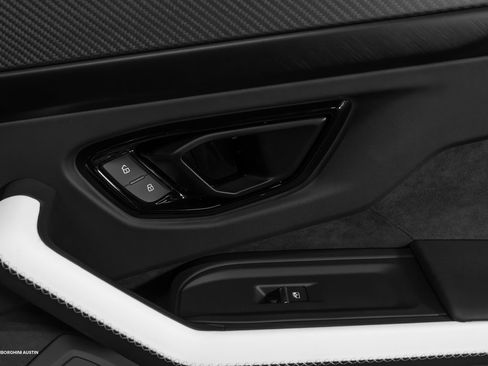 Used 2025 Lamborghini Urus SE image 47