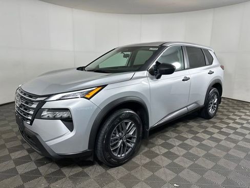 Certified 2025 Nissan Rogue S image 7