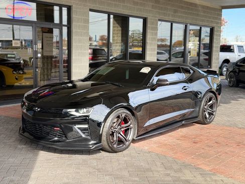 Used 2018 Chevrolet Camaro SS image 66
