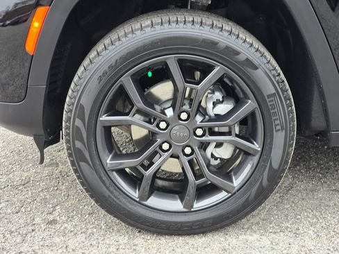 New 2025 Jeep Grand Cherokee Limited AWD/4WD image 14