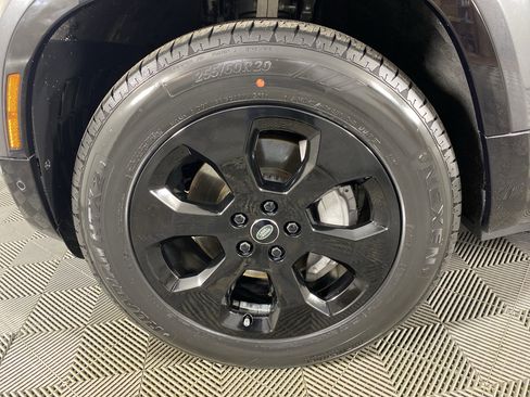 Used 2023 Land Rover Defender 90 X-Dynamic SE image 14