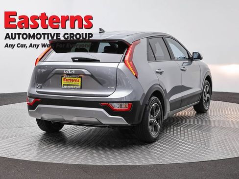 Used 2025 Kia Niro LX FWD image 5