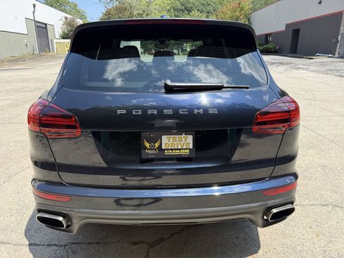 Used 2016 Porsche Cayenne AWD/4WD image 10