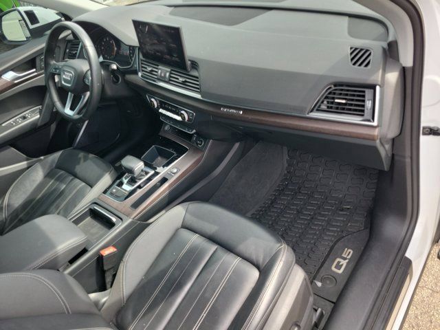 Used 2022 Audi Q5 2.0T Premium w/ Convenience Package AWD/4WD image 10