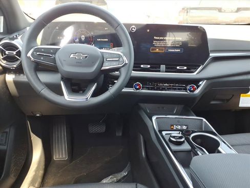 New 2026 Chevrolet Equinox LT w/ Convenience Package II FWD image 13