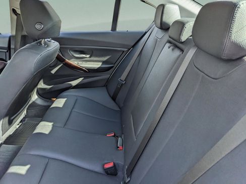 Used 2017 BMW 320i Sedan image 16