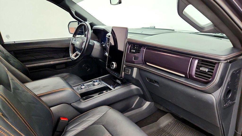 Used 2022 Ford Expedition Platinum AWD/4WD image 24