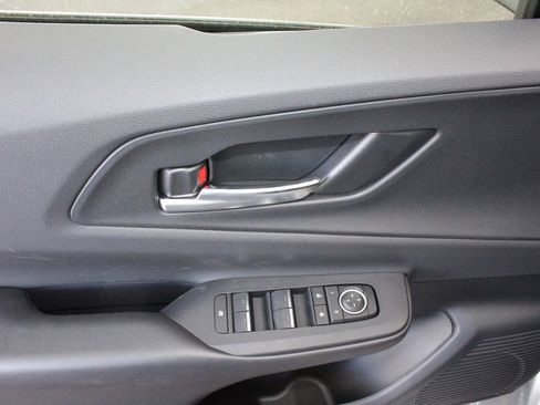 New 2026 Toyota Prius Plug-In Hybrid FWD image 21