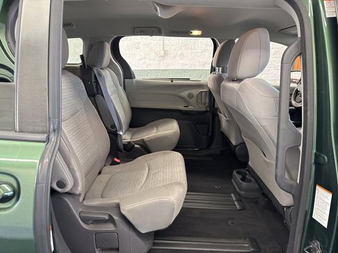 Certified 2021 Toyota Sienna LE image 41