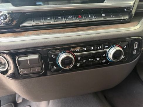 Certified 2025 GMC Sierra 1500 SLT AWD/4WD image 19