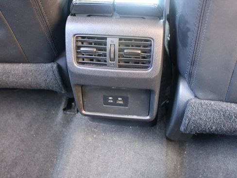 Used 2022 Nissan Rogue SV w/ SV Premium Package FWD image 19