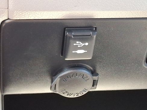 Used 2019 Toyota Sienna L image 24