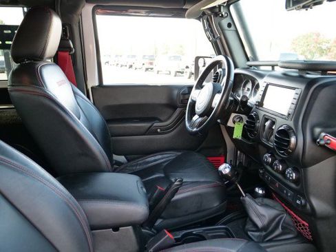Used 2017 Jeep Wrangler Rubicon AWD/4WD image 45