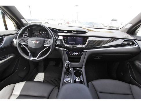 New 2024 Cadillac XT6 Premium Luxury w/ Technology Package FWD image 9