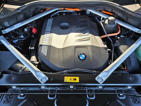 New 2026 BMW X5 xDrive50e w/ M Sport Package image 17