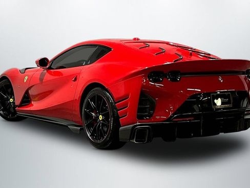 Used 2022 Ferrari 812 Competizione RWD image 5