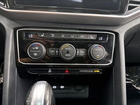 Used 2023 Volkswagen Atlas Cross Sport SEL R-Line AWD/4WD image 18