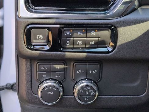 New 2026 GMC Yukon Denali w/ Sun & Power Step Package image 15