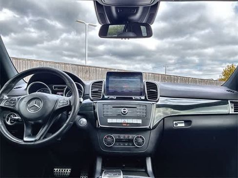 Used 2019 Mercedes-Benz GLE 400 4MATIC image 30