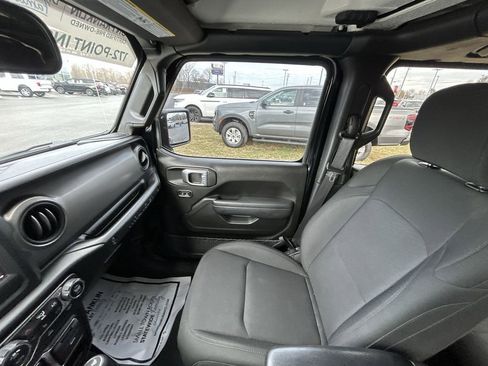 Used 2021 Jeep Wrangler Unlimited Sport AWD/4WD image 13