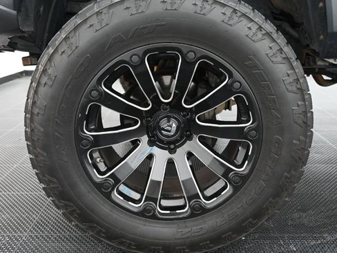 Used 2017 Toyota Tacoma TRD Off-Road w/ Tow Package AWD/4WD image 35