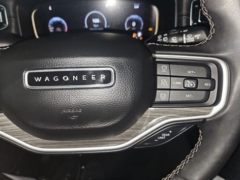 Used 2022 Jeep Wagoneer Series II image 16