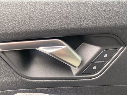 New 2025 Audi Q3 2.0T Premium image 9