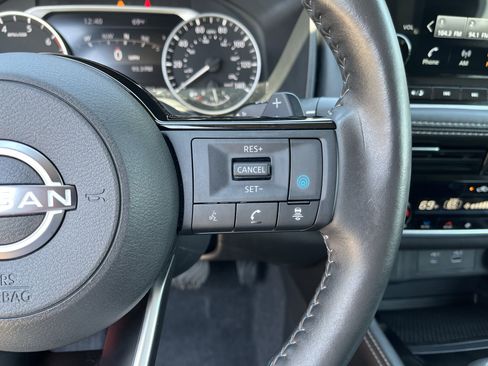 Used 2022 Nissan Rogue SL w/ SL Premium Package image 17