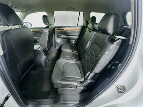 Used 2025 Volkswagen Atlas SE FWD image 29