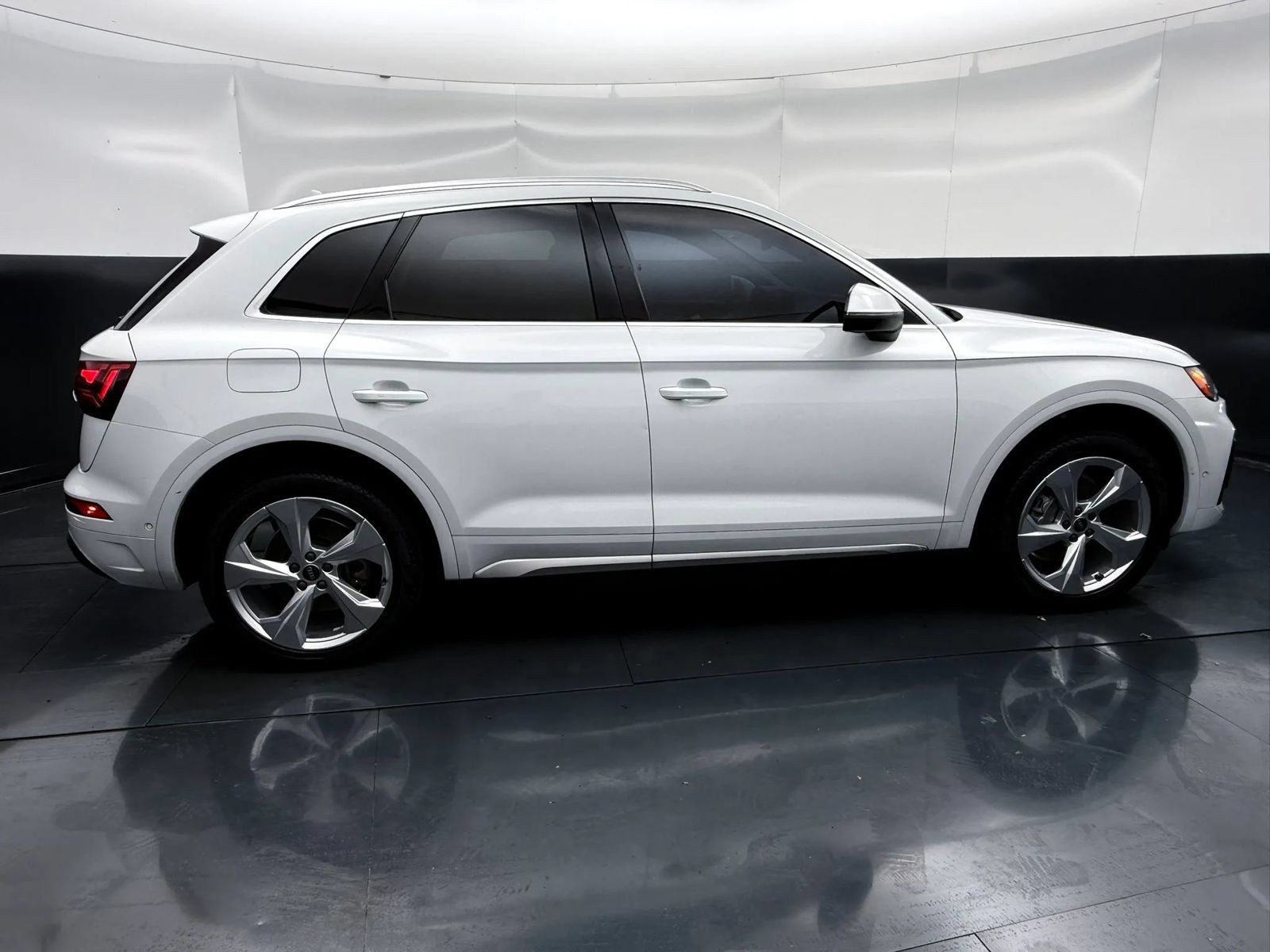Used 2021 Audi Q5 Prestige w/ Prestige Package AWD/4WD image 9
