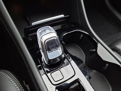 New 2025 Volvo XC40 B5 Plus w/ Climate Package image 21