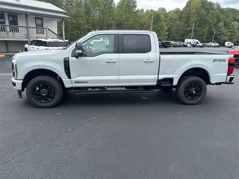 New 2026 Ford F250 Lariat w/ Black Appearance Package image 8