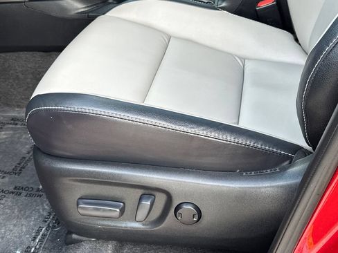 Used 2017 Toyota RAV4 Limited FWD image 18