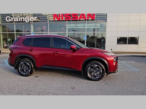 Used 2024 Nissan Rogue SV w/ SV Premium Package image 35