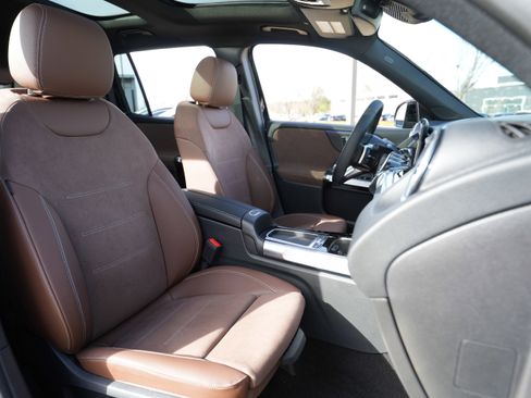 New 2026 Mercedes-Benz GLB 250 4MATIC image 39