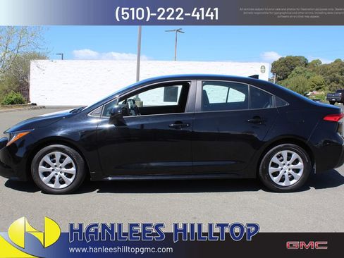 Used 2025 Toyota Corolla LE FWD image 2