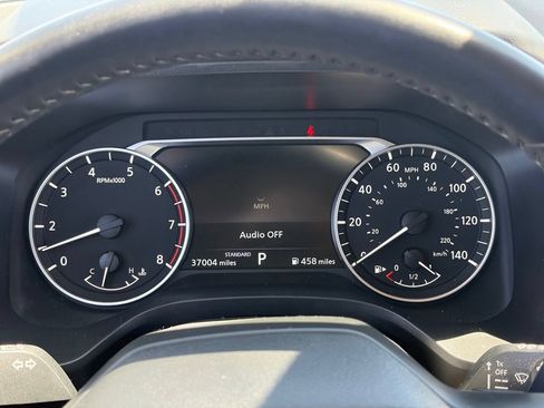 Used 2025 Nissan Rogue SV FWD image 11