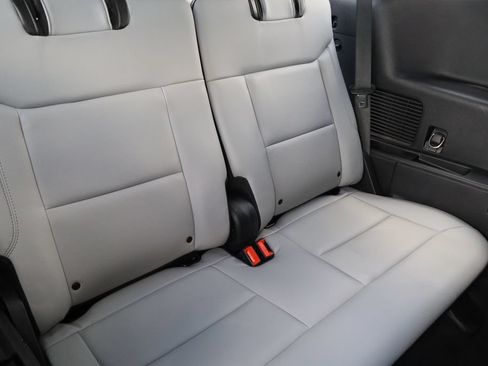 Used 2021 Ford Explorer XLT w/ Equipment Group 202A AWD/4WD image 28