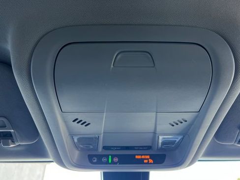 Used 2024 Chevrolet Equinox LT image 40