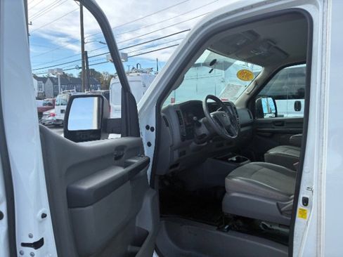 Used 2020 Nissan NV 1500 SV image 15